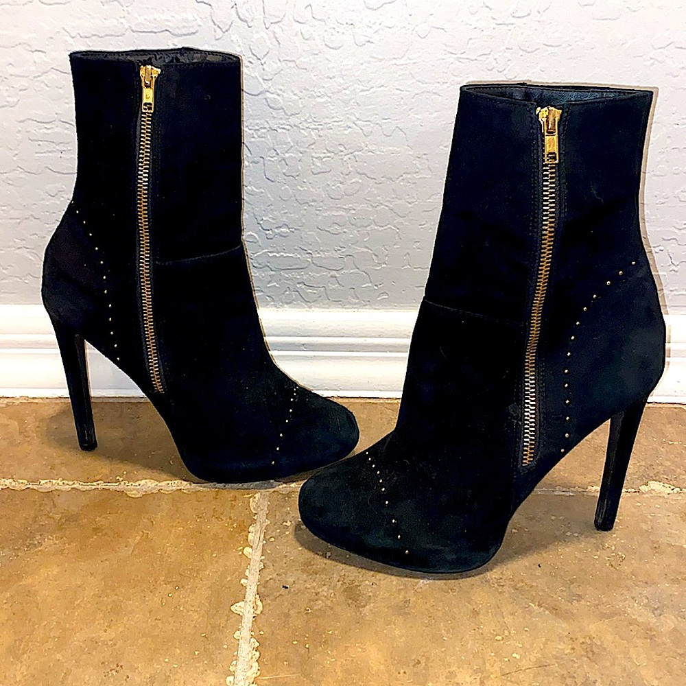 Express Suede Heeled Zip-Up Boots